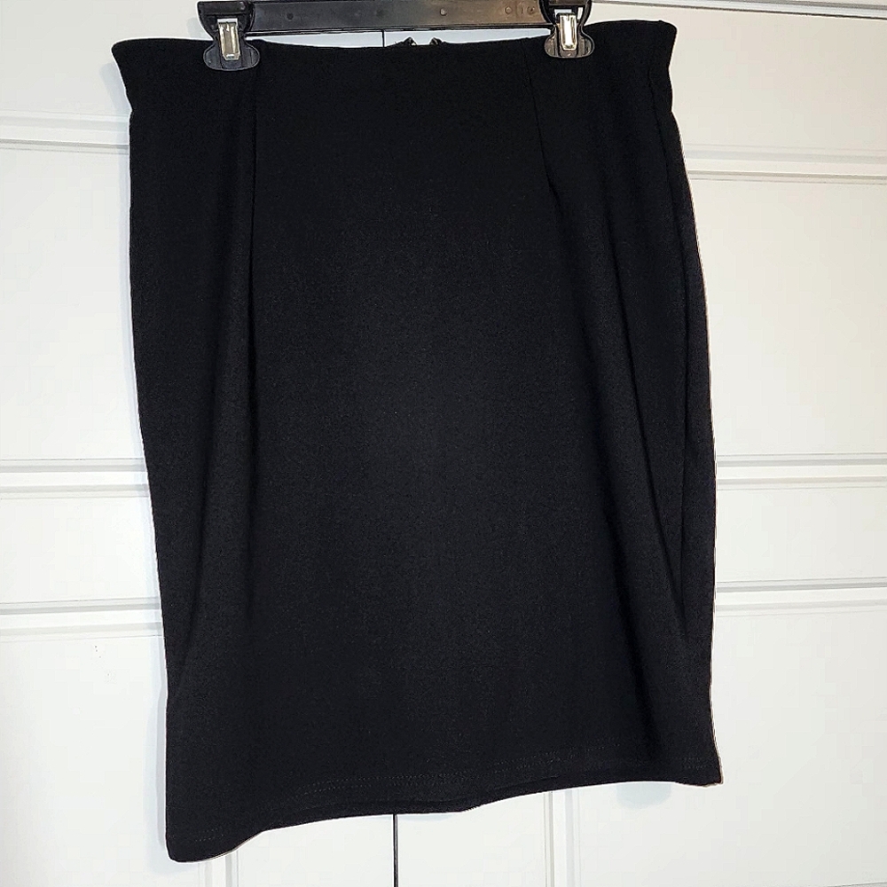 Maze Collection Black Midi Skirt